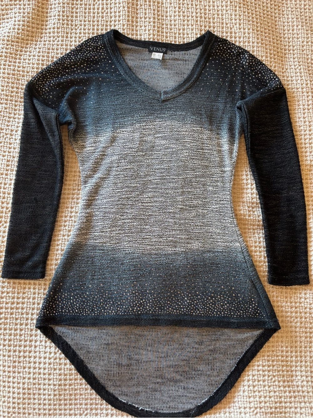 VENUS Black to Gray Ombre V-Neck Long Sleeve Top with Subtle Shine